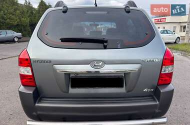 Внедорожник / Кроссовер Hyundai Tucson 2012 в 