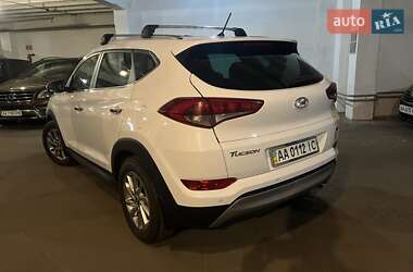 Внедорожник / Кроссовер Hyundai Tucson 2016 в 