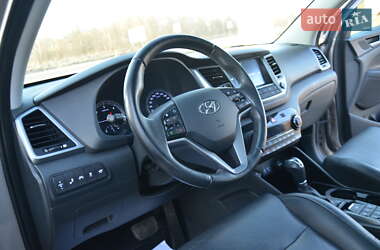 Внедорожник / Кроссовер Hyundai Tucson 2016 в 
