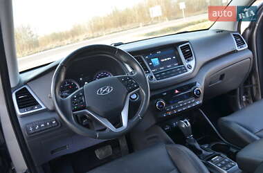 Внедорожник / Кроссовер Hyundai Tucson 2016 в 
