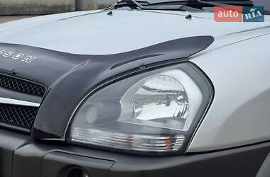 Внедорожник / Кроссовер Hyundai Tucson 2010 в 