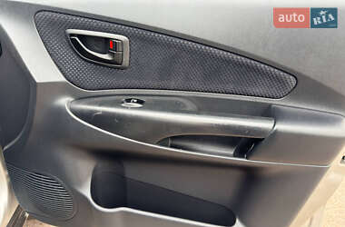 Внедорожник / Кроссовер Hyundai Tucson 2010 в 
