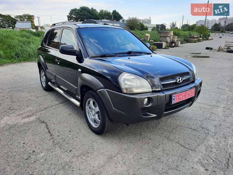 Внедорожник / Кроссовер Hyundai Tucson 2006 в 