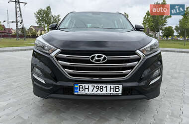 Внедорожник / Кроссовер Hyundai Tucson 2016 в 