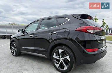 Внедорожник / Кроссовер Hyundai Tucson 2016 в 