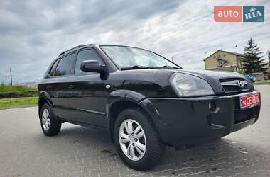 Внедорожник / Кроссовер Hyundai Tucson 2009 в 
