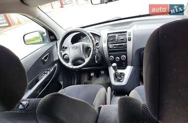 Внедорожник / Кроссовер Hyundai Tucson 2009 в 