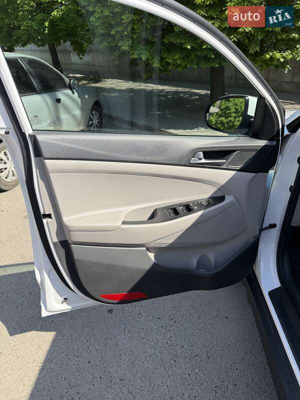 Внедорожник / Кроссовер Hyundai Tucson 2016 в Запорожье