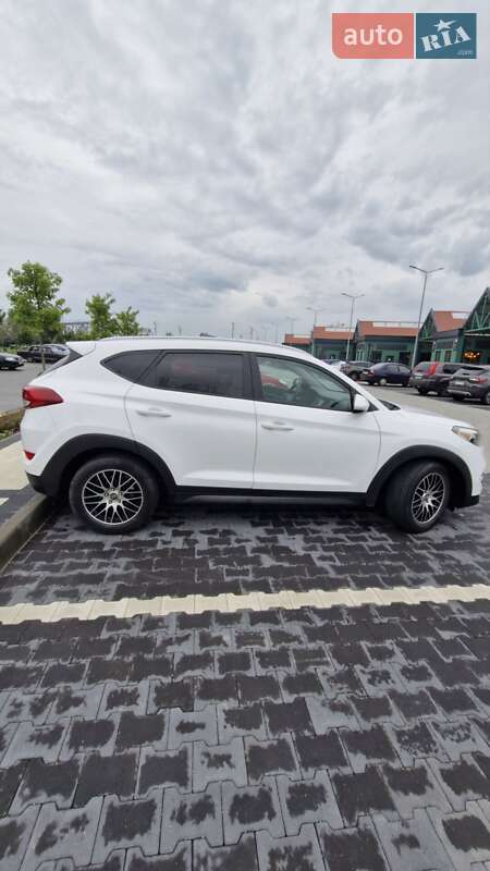 Позашляховик / Кросовер Hyundai Tucson 2015 в Ірпені