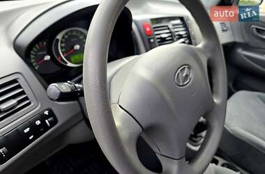 Позашляховик / Кросовер Hyundai Tucson 2006 в 