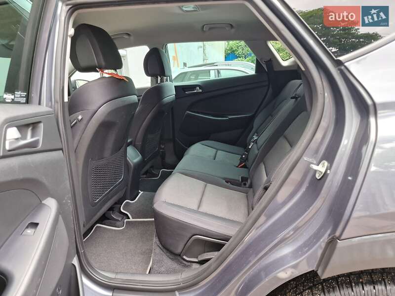 Позашляховик / Кросовер Hyundai Tucson 2016 в Одесі