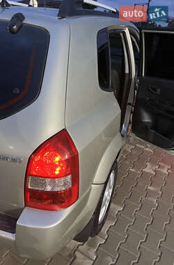 Внедорожник / Кроссовер Hyundai Tucson 2007 в 