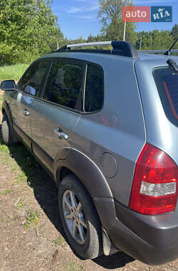 Внедорожник / Кроссовер Hyundai Tucson 2006 в 