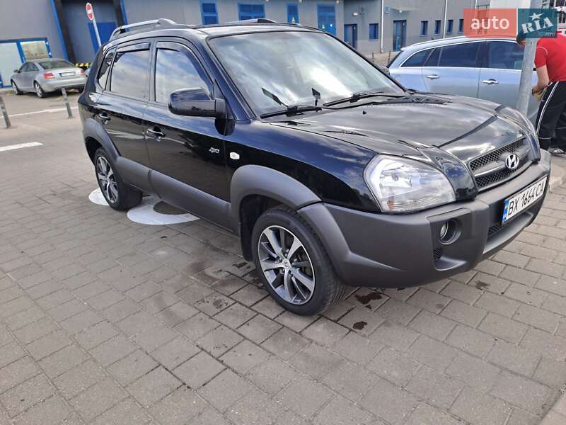 Внедорожник / Кроссовер Hyundai Tucson 2008 в 
