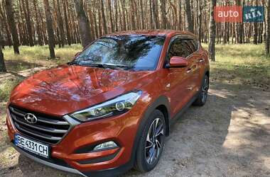 Внедорожник / Кроссовер Hyundai Tucson 2015 в 