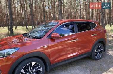Внедорожник / Кроссовер Hyundai Tucson 2015 в 