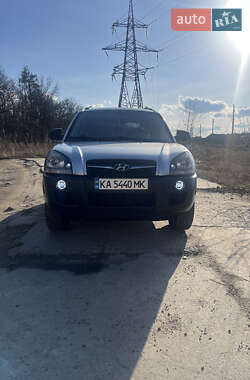 Внедорожник / Кроссовер Hyundai Tucson 2011 в 