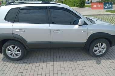 Позашляховик / Кросовер Hyundai Tucson 2011 в 