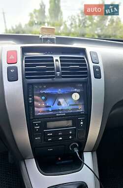 Внедорожник / Кроссовер Hyundai Tucson 2007 в 