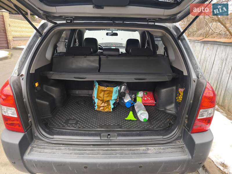 Позашляховик / Кросовер Hyundai Tucson 2011 в Києві