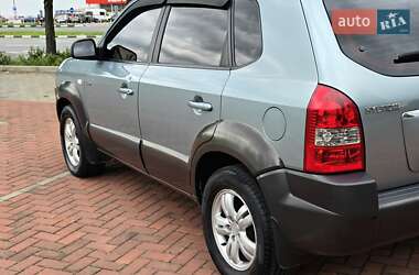 Внедорожник / Кроссовер Hyundai Tucson 2006 в 