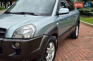 Внедорожник / Кроссовер Hyundai Tucson 2006 в 