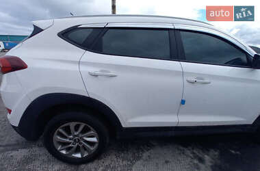 Внедорожник / Кроссовер Hyundai Tucson 2017 в 