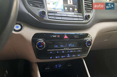 Позашляховик / Кросовер Hyundai Tucson 2017 в 