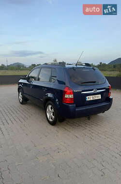 Внедорожник / Кроссовер Hyundai Tucson 2004 в 