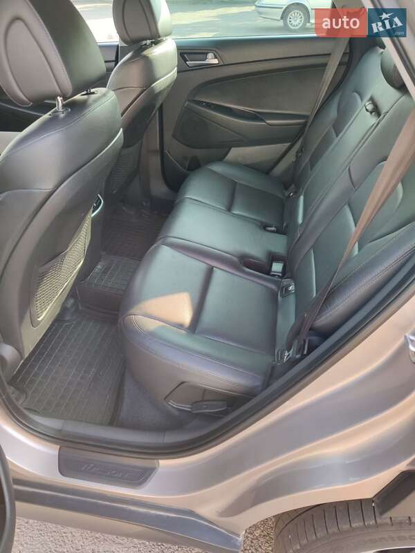 Позашляховик / Кросовер Hyundai Tucson 2016 в Дніпрі