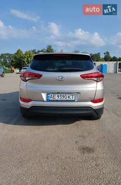Внедорожник / Кроссовер Hyundai Tucson 2016 в 