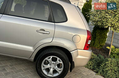 Внедорожник / Кроссовер Hyundai Tucson 2008 в 