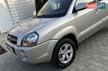 Внедорожник / Кроссовер Hyundai Tucson 2008 в 
