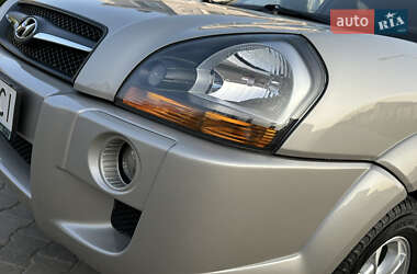 Внедорожник / Кроссовер Hyundai Tucson 2008 в 