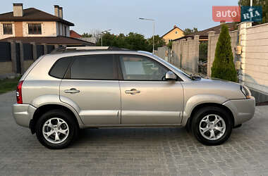 Внедорожник / Кроссовер Hyundai Tucson 2008 в 