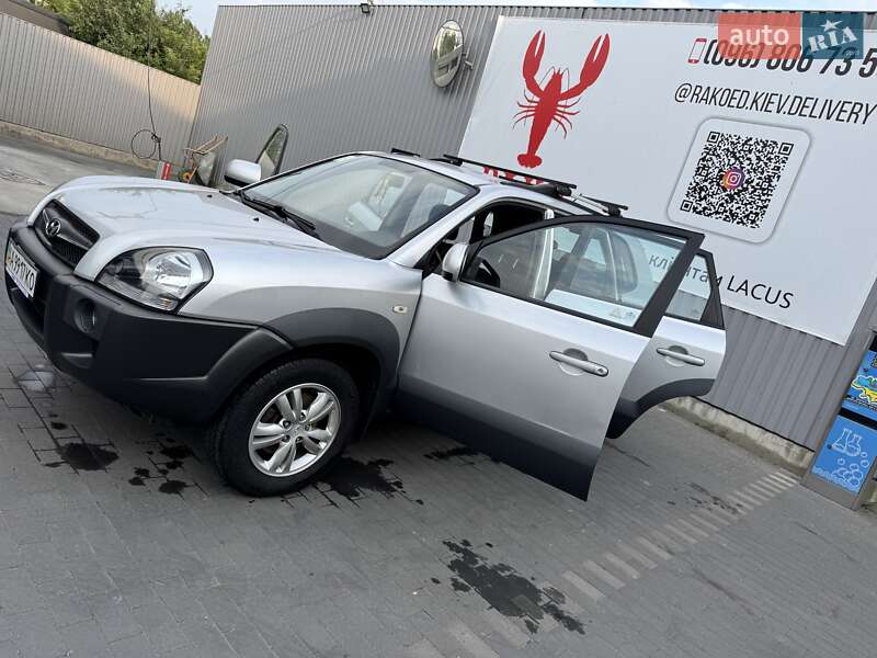 Позашляховик / Кросовер Hyundai Tucson 2011 в Києві