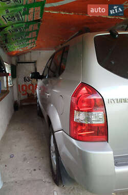 Внедорожник / Кроссовер Hyundai Tucson 2005 в 