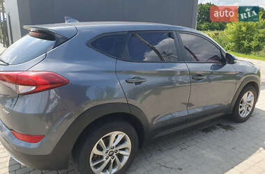 Внедорожник / Кроссовер Hyundai Tucson 2015 в 