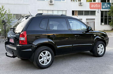 Внедорожник / Кроссовер Hyundai Tucson 2008 в 