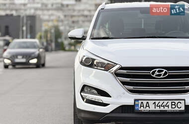 Внедорожник / Кроссовер Hyundai Tucson 2017 в 