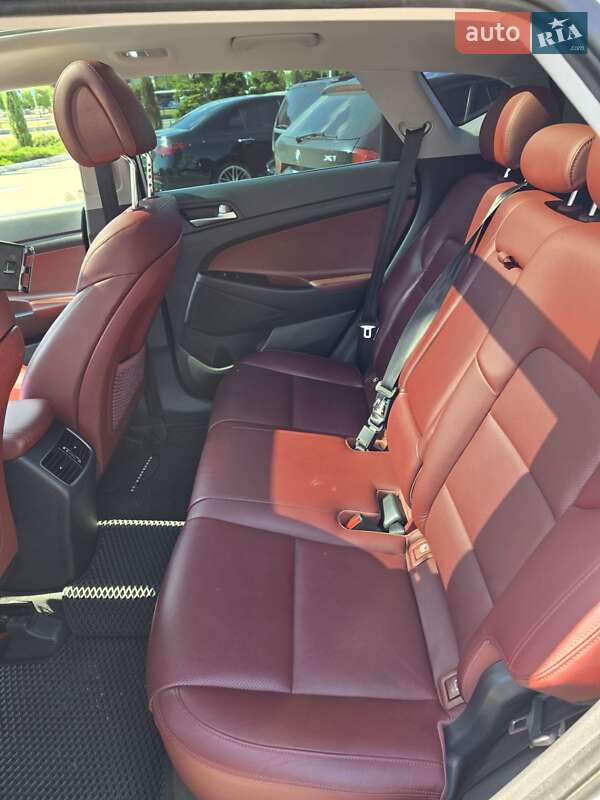 Позашляховик / Кросовер Hyundai Tucson 2017 в Києві