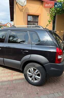 Внедорожник / Кроссовер Hyundai Tucson 2009 в 