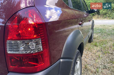 Внедорожник / Кроссовер Hyundai Tucson 2005 в 