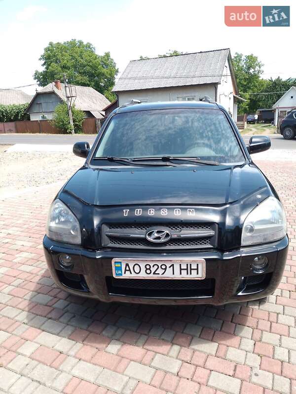 Внедорожник / Кроссовер Hyundai Tucson 2005 в Добрянском