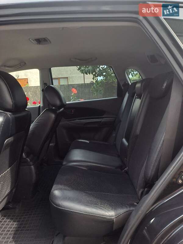 Позашляховик / Кросовер Hyundai Tucson 2011 в Чернівцях