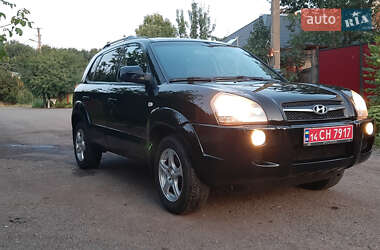 Внедорожник / Кроссовер Hyundai Tucson 2009 в 