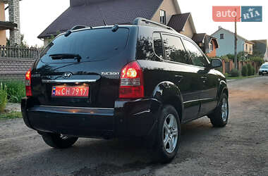 Внедорожник / Кроссовер Hyundai Tucson 2009 в 