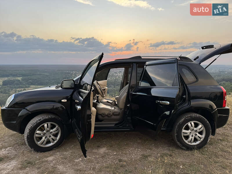 Позашляховик / Кросовер Hyundai Tucson 2008 в Ізюмі