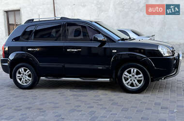 Внедорожник / Кроссовер Hyundai Tucson 2005 в  фото 3 Внедорожник / Кроссовер Hyundai Tucson 2005 в