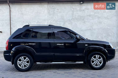 Внедорожник / Кроссовер Hyundai Tucson 2005 в  фото 4 Внедорожник / Кроссовер Hyundai Tucson 2005 в